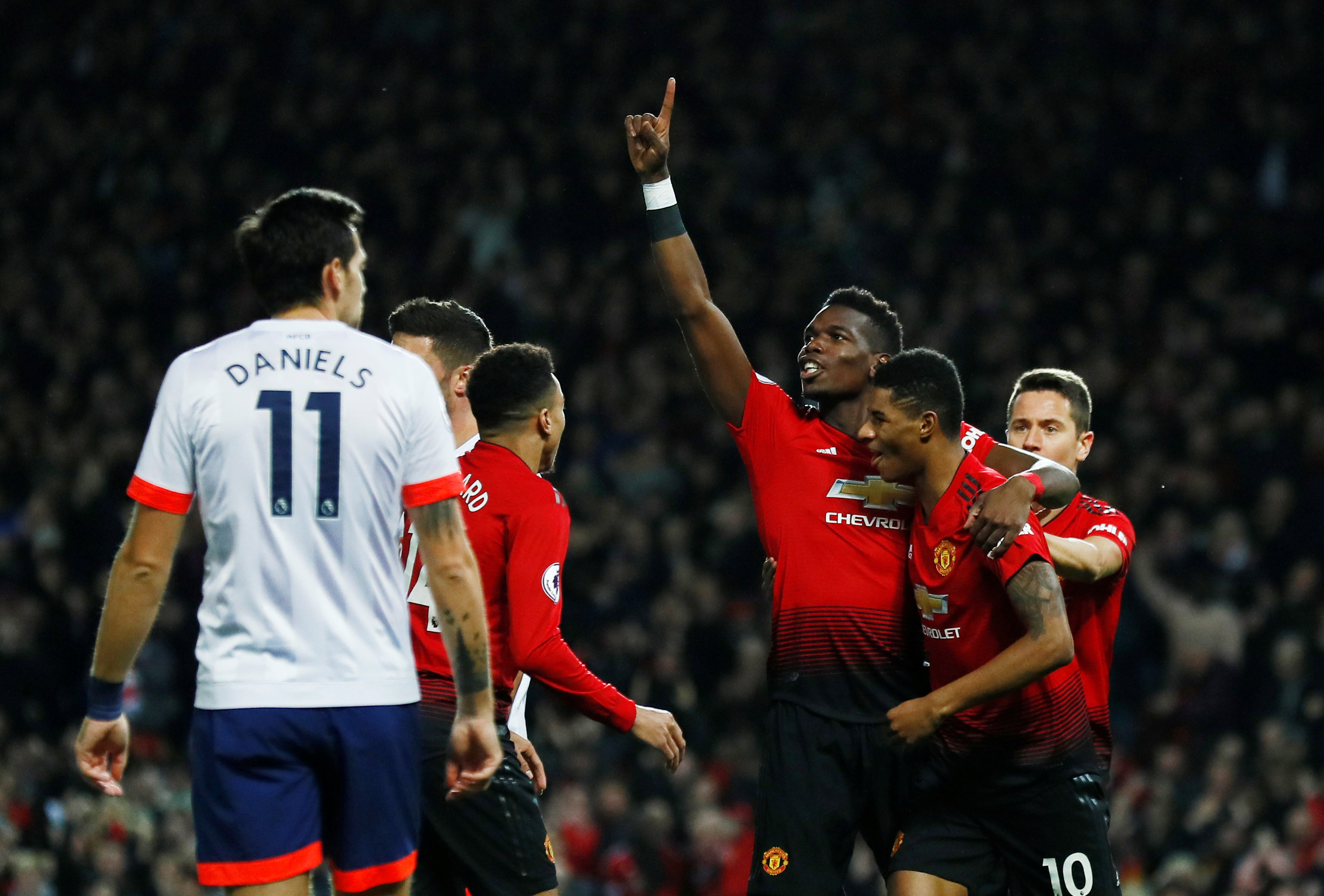 防线提供坚 防线提供坚